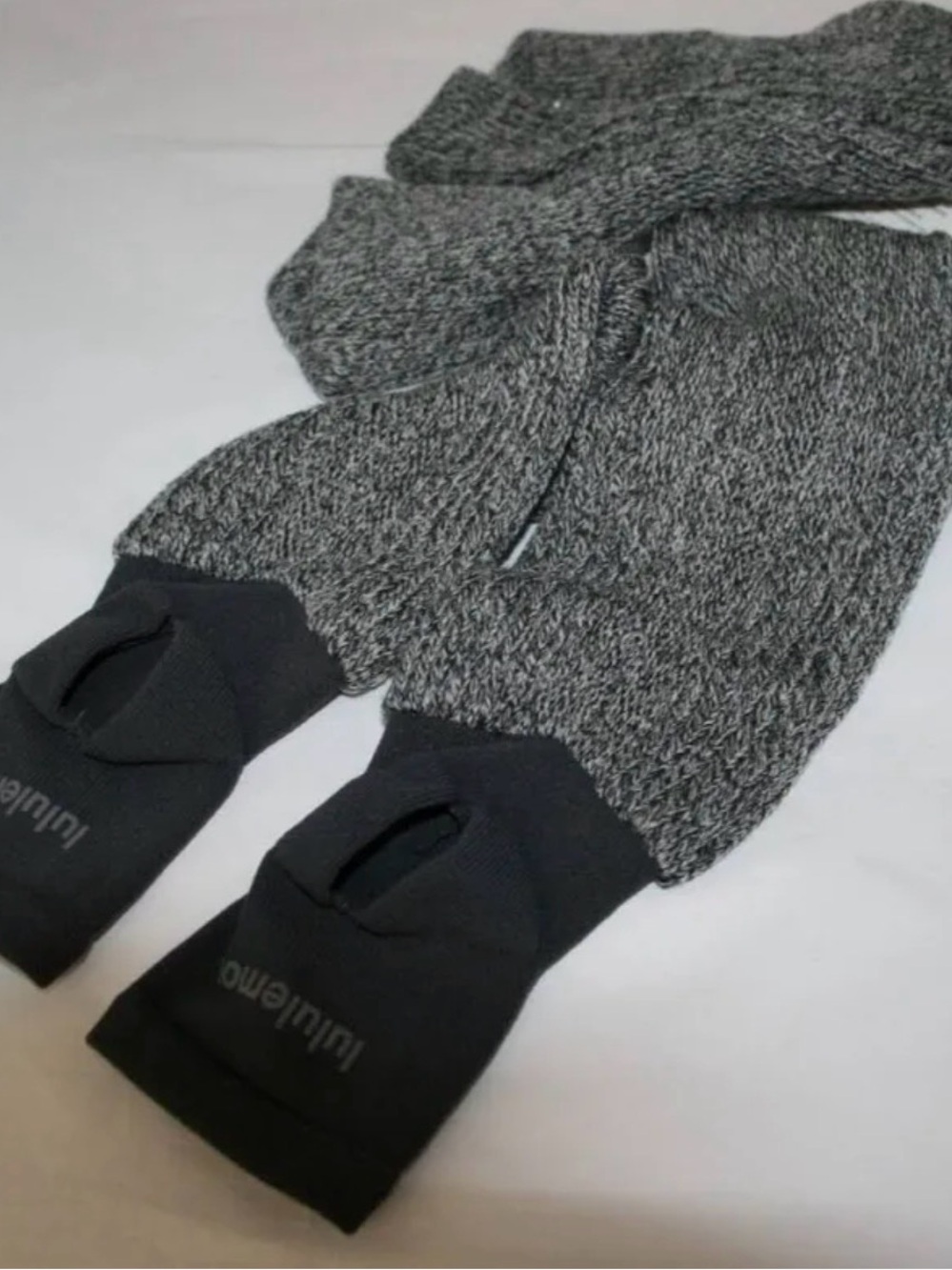 New Lululemon Find Your Balance Leg
Warmer HTGR Heather Gray Size: M/L
(7.5-11)